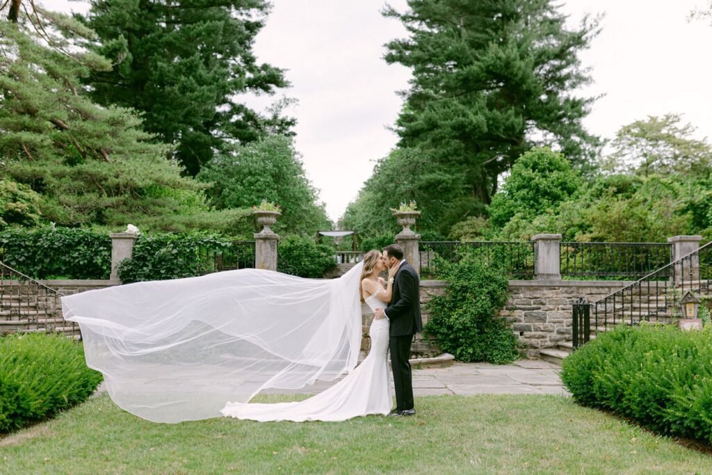 skylands manor wedding couple