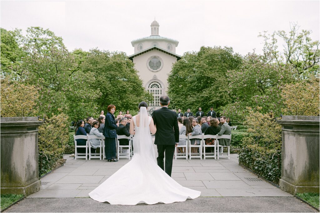 wedding ceremony at the Brooklyn botanical gardens