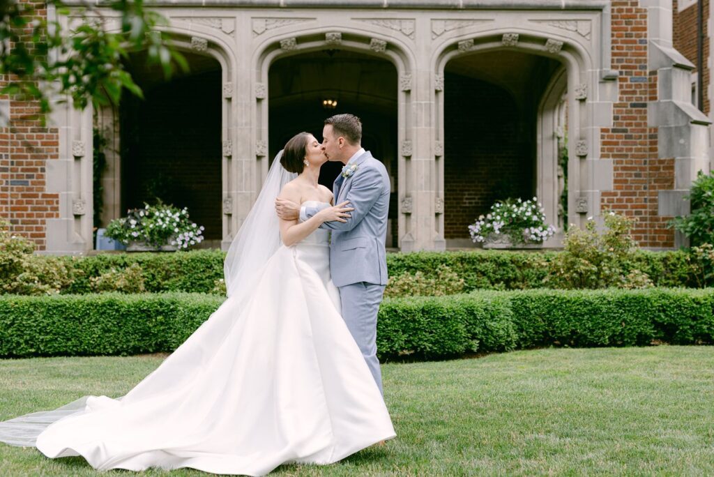 first look portraits at waveny house